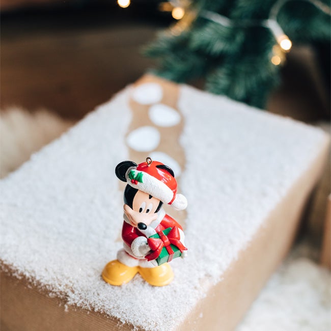 Disney gift wrapping